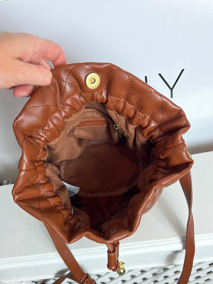 THE DROP. Bolso estilo saco marrón