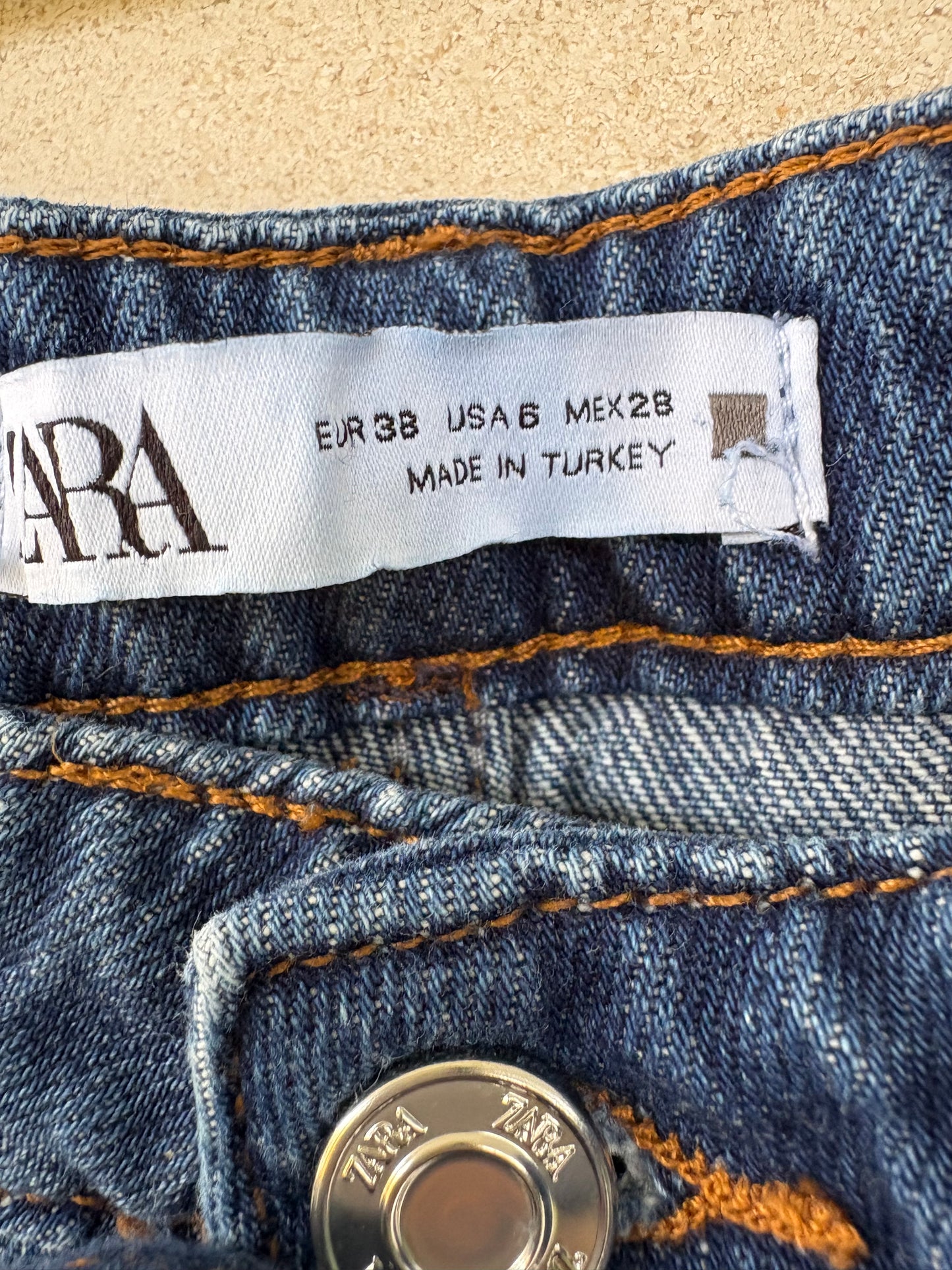 ZARA. Denim pata ancha cinturón