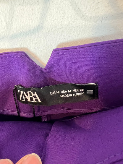 ZARA. Pantalón morado pinzas T.m