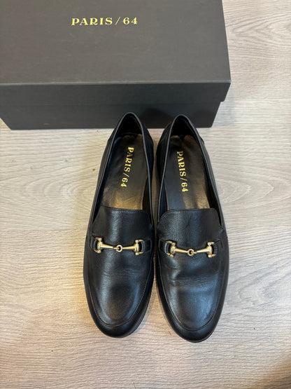 PARIS 64. Mocasines negros piel. T 39