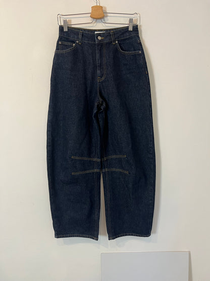 ALIGNE. Pantalón denim oscuro