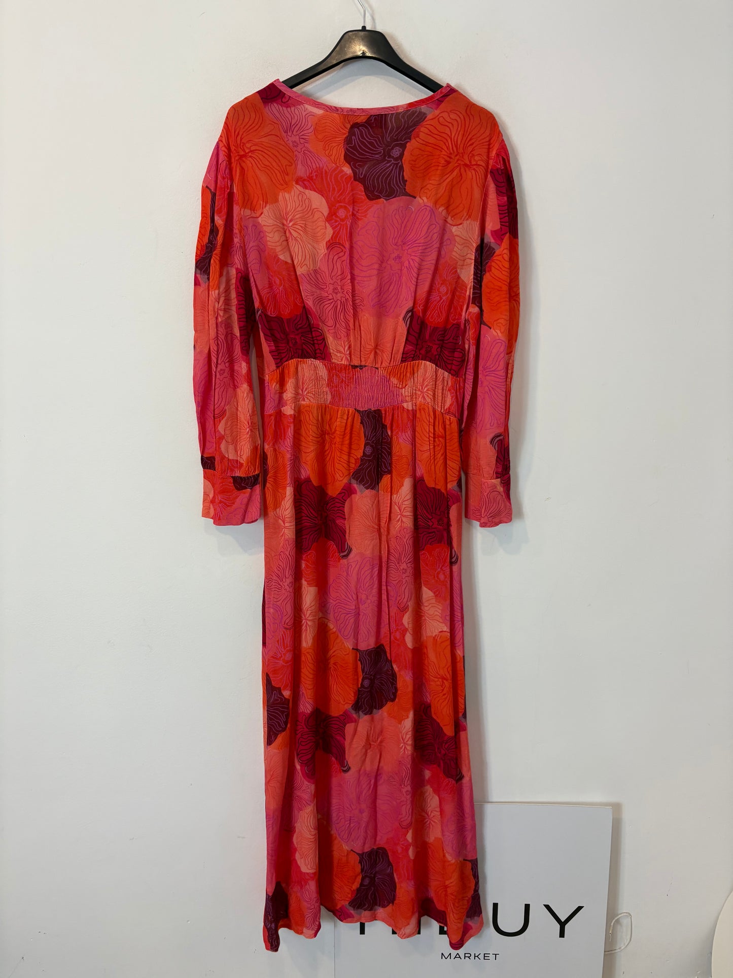 JUAN AVELLANEDA. Vestido largo estampado