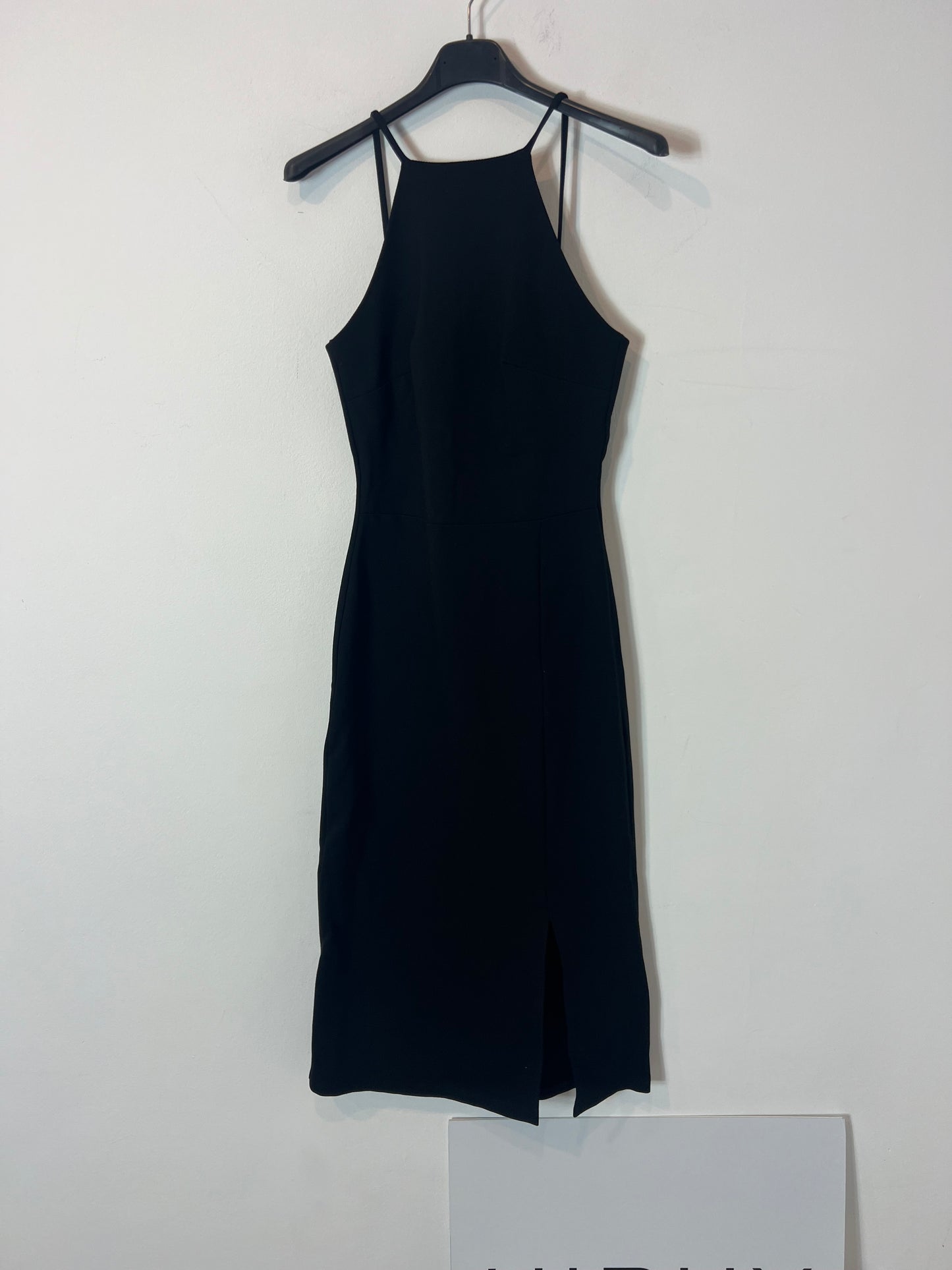 STRADIVARIUS. Vestido midi entallado. TXS