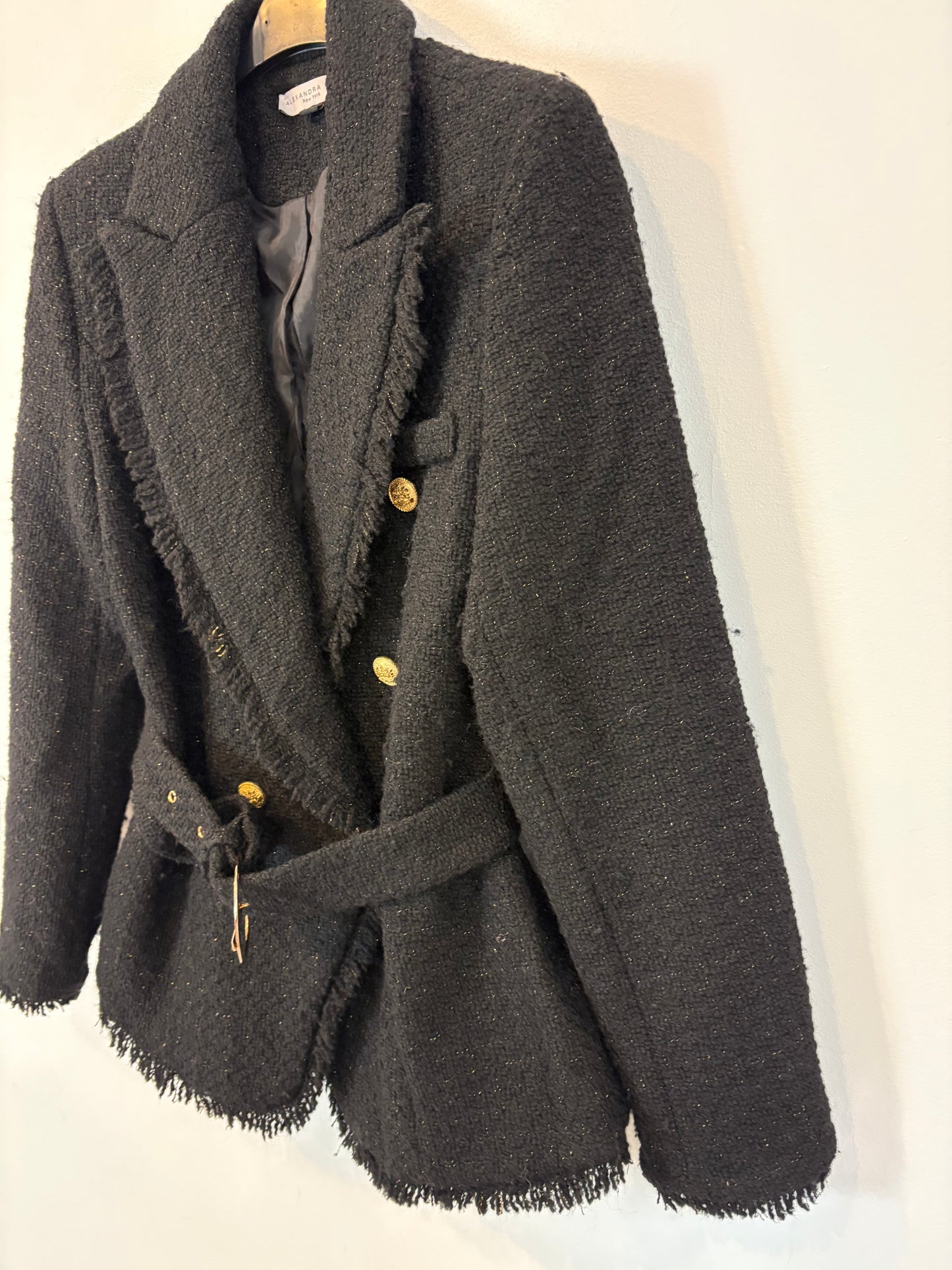 ALEXANDRA NEEL. Chaqueta tweed negra cinturón