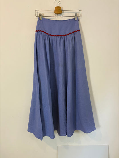 VOLANDA. Total look top y falda lino morado