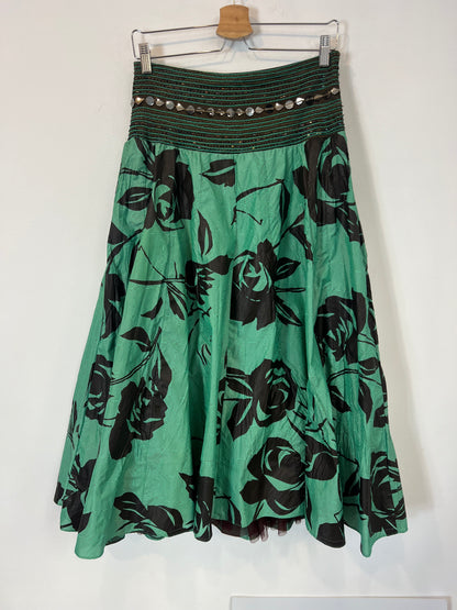 KAVITA BHARTIA. Falda larga detalle abalorios . T M