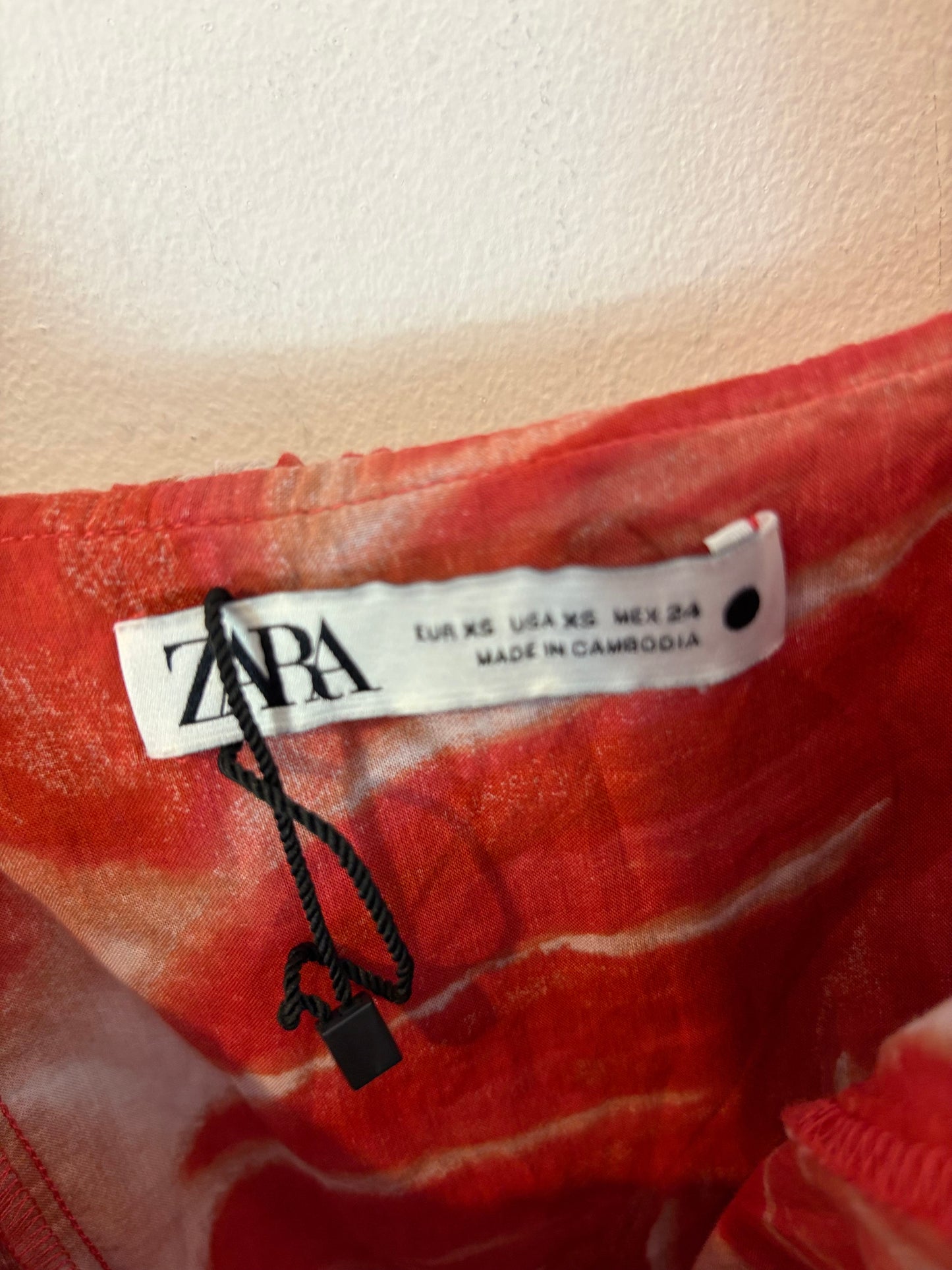 ZARA. Vestido largo de flores
