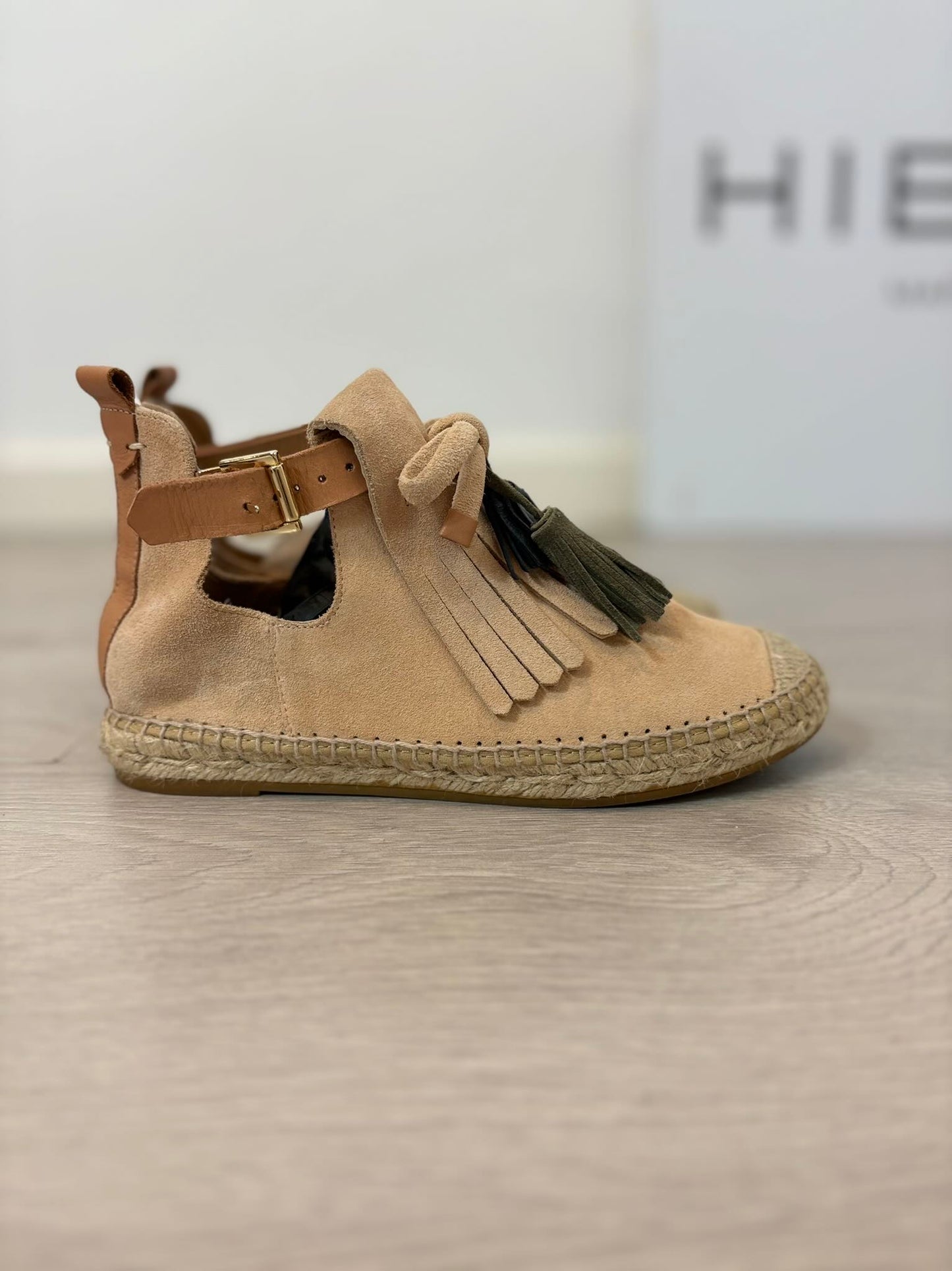 INTROPIA. Zapato piel esparto T.36