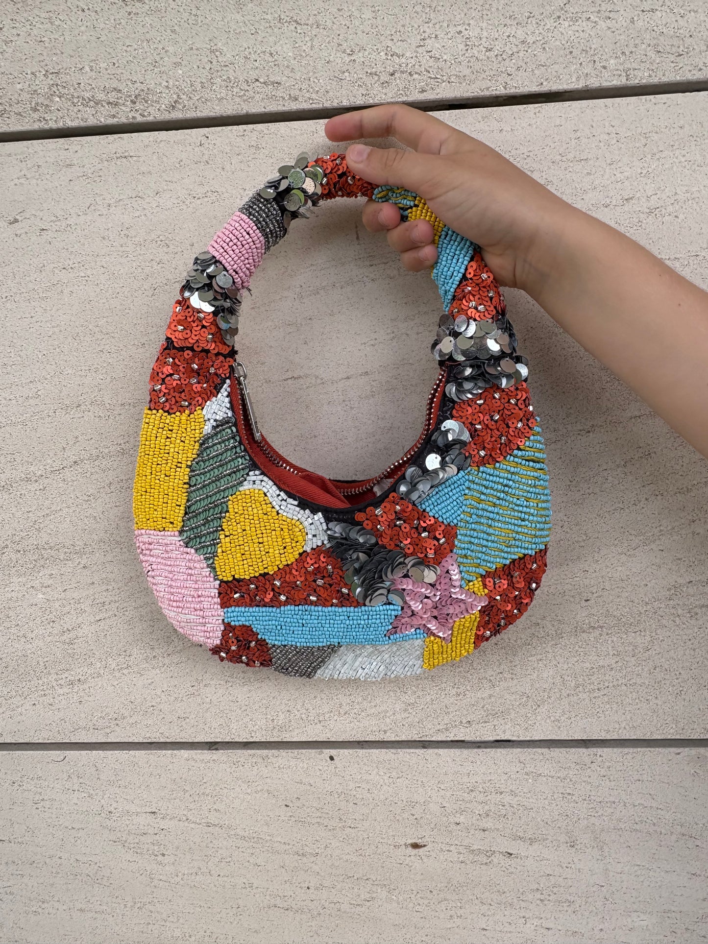 PARFOIS. Bolso mini pedrería colores