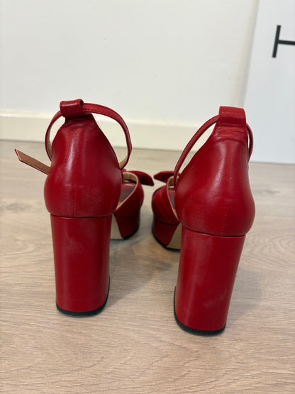 SOPHIE&LUCIE. Sandalia piel roja plataforma. T 38