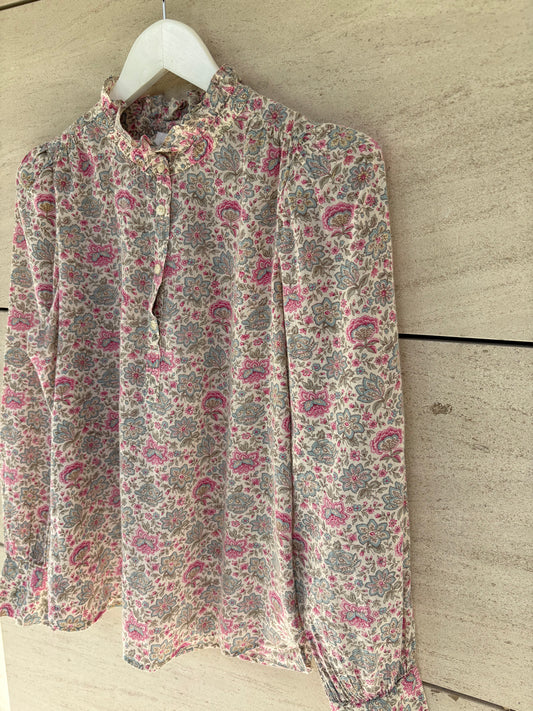 PETITE MENDIGOTE. Blusa flores cuello volante