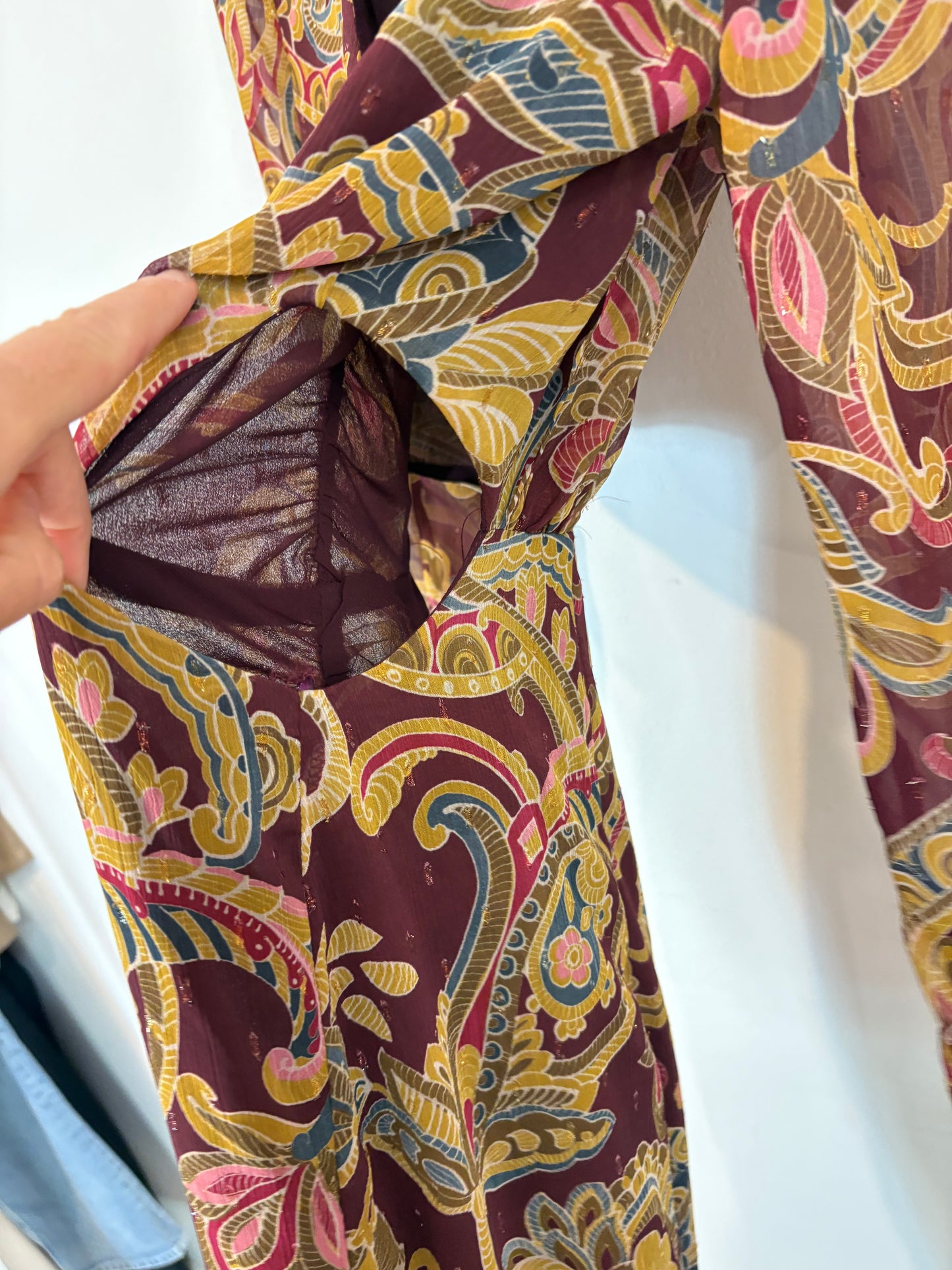 SILBON. Vestido estampado aberturas