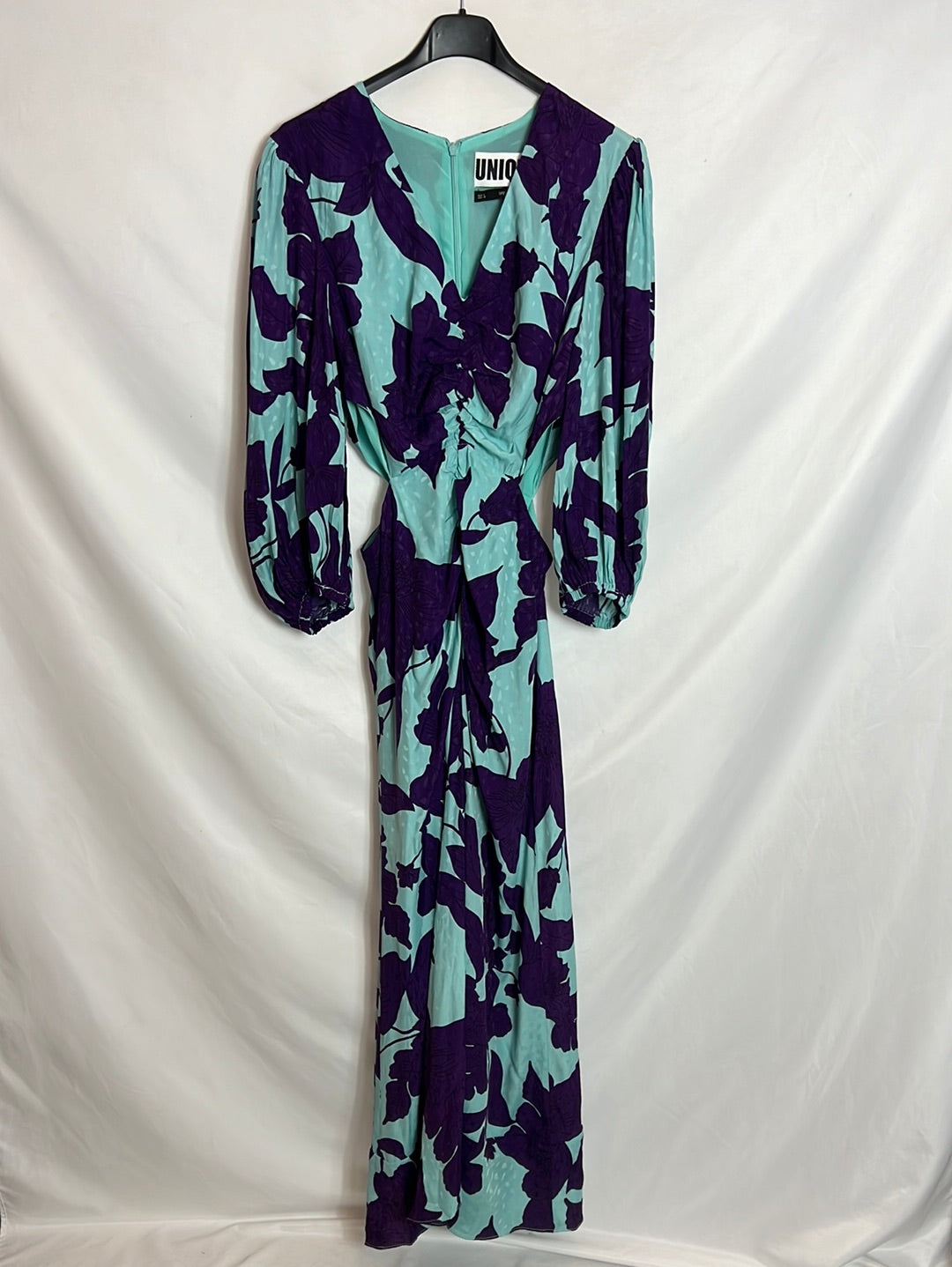 SEFRA UNIQUE. Long printed dress with slits. TS