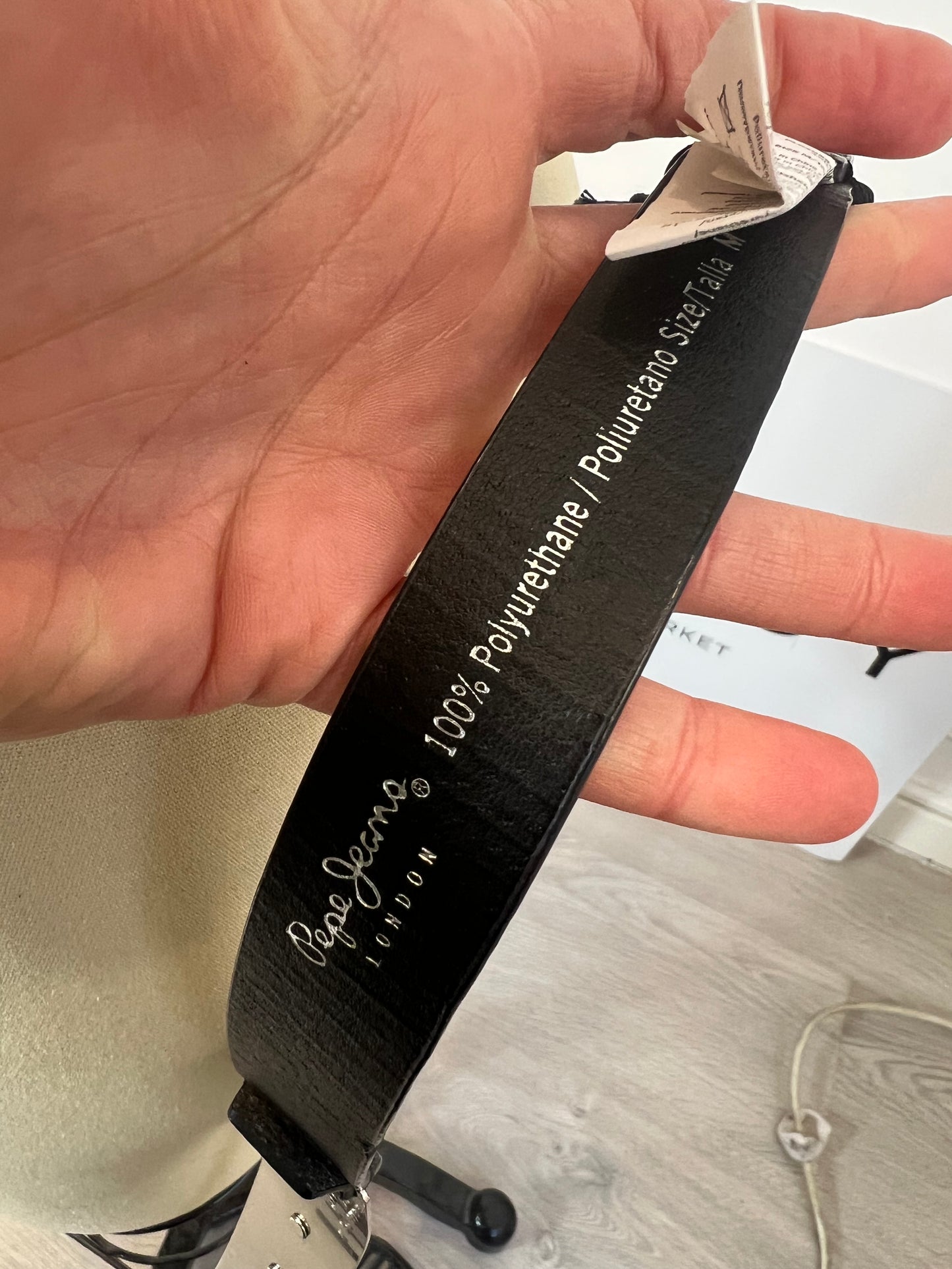 PEPE JEANS. Cinturón negro tachuelas. T M