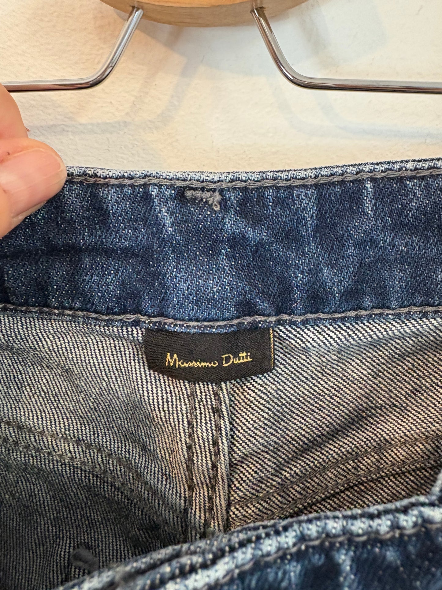 MASSIMO DUTTI. Denim tiro alto recto. T 36