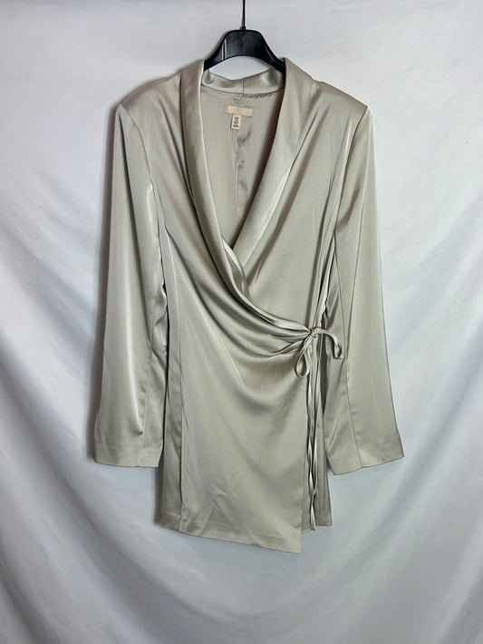 H&M. Blazer larga fluida color champán. T S