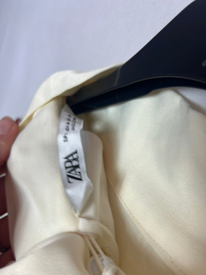 ZARA. Vanilla blouse with rhinestones. TM