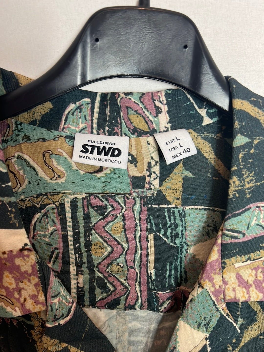 PULL&BEAR . Camisa manga corta estampada. T L