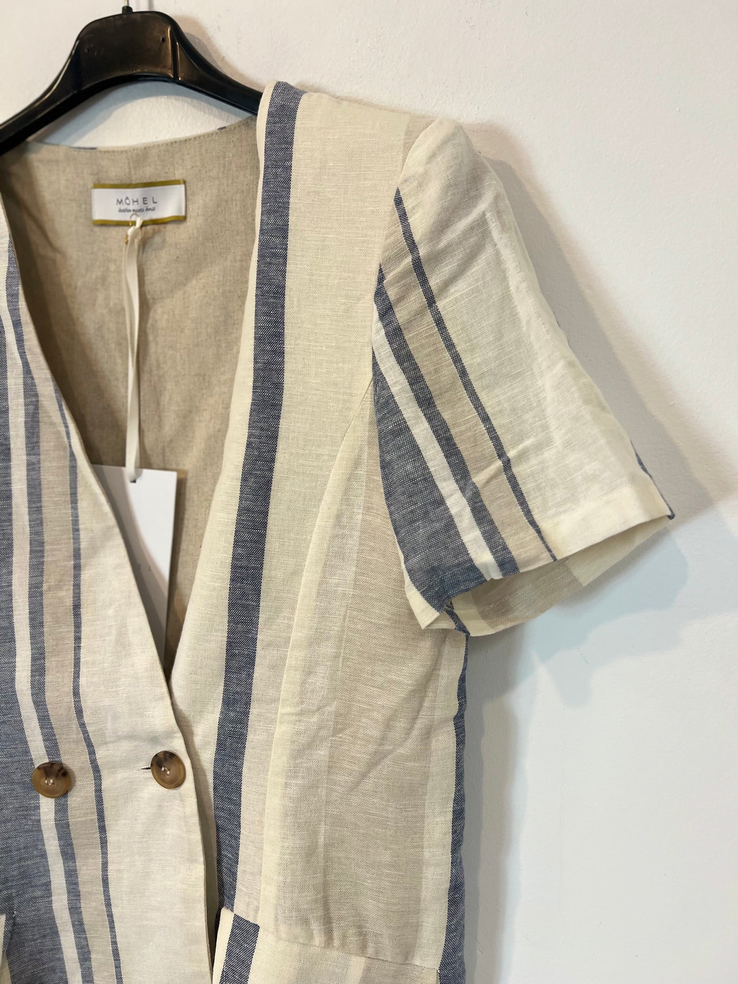 MOHEL. Conjunto chaqueta y bermuda rayas T.xs/s