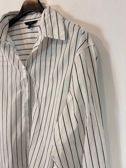 MASSIMO DUTTI. Short green skirt with pocket T.xs