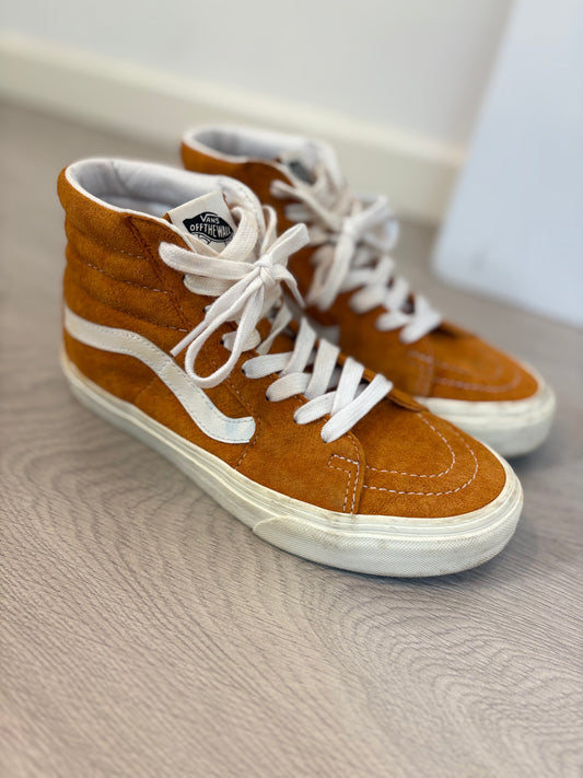 VANS. Zapatillas mostaza altas. T 38