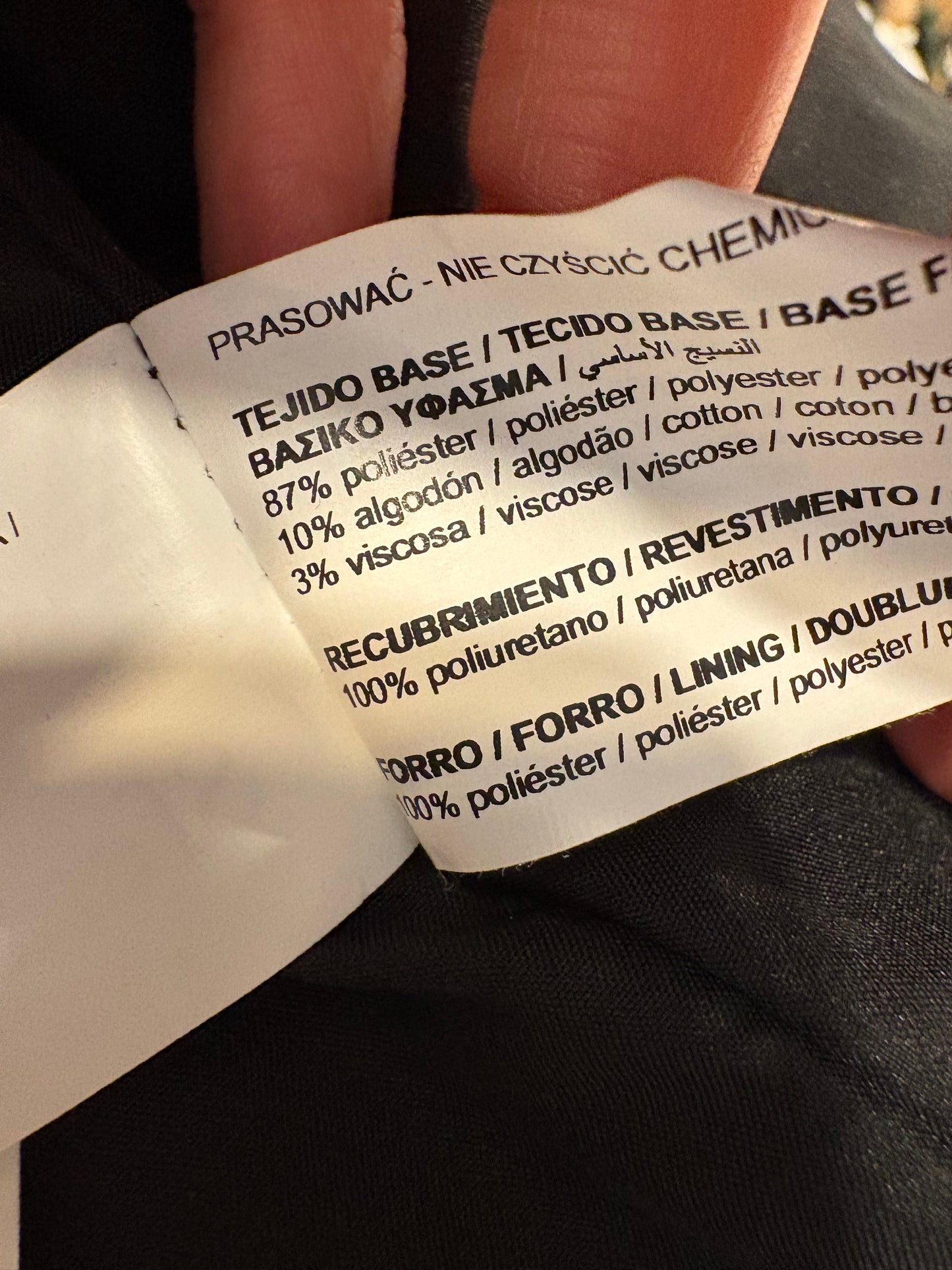 SFERA. Abrigo marrón efecto piel