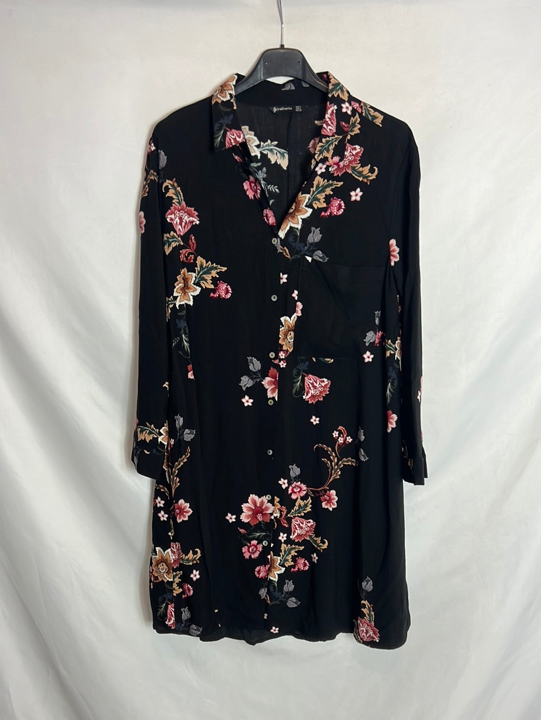 STRADIVARIUS. Black floral shirt dress. T.L.