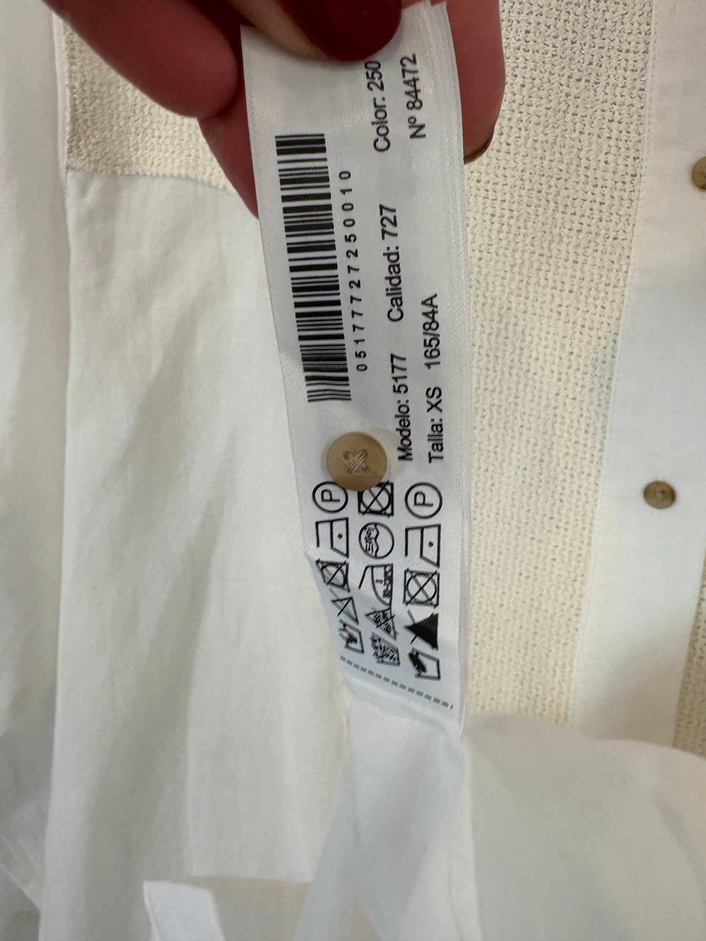 MASSIMO DUTTI. Blusa blanca algodón textura