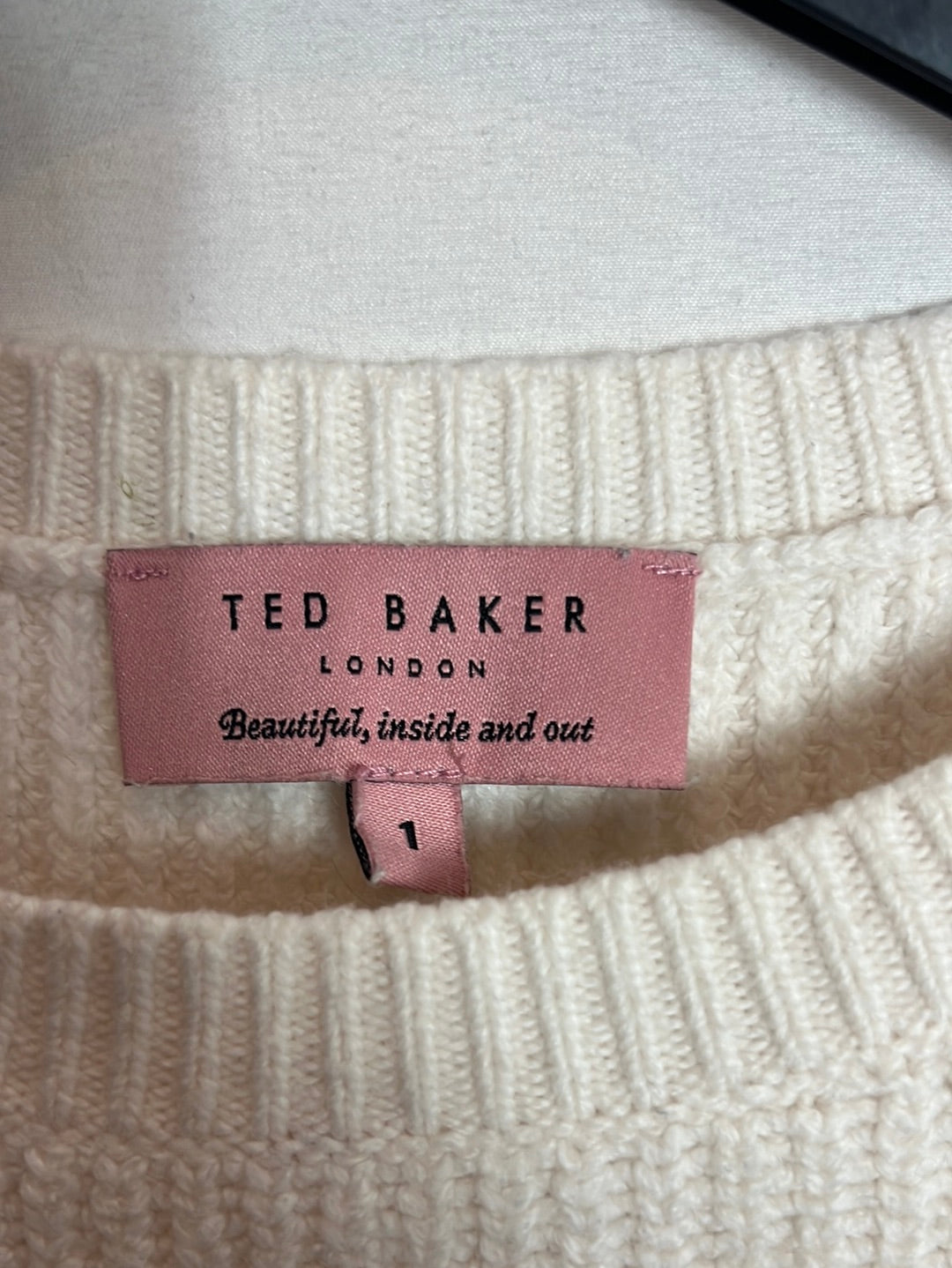 TED BAKER. Jersey beige detalle volante. T S
