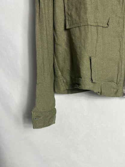 ZARA. Chaqueta fina verde bolsillos. T XS