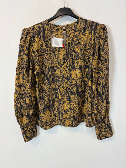PANAMBI. Blusa estampada hombreras