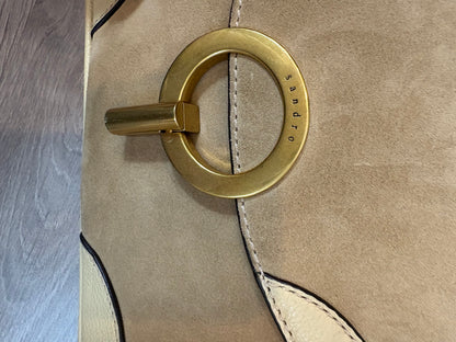 SANDRO. Bolso beige piel doble textura