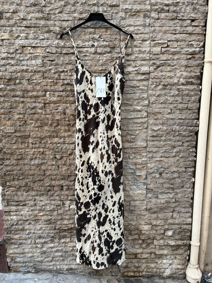 ZARA. Vestido largo estampado fluido