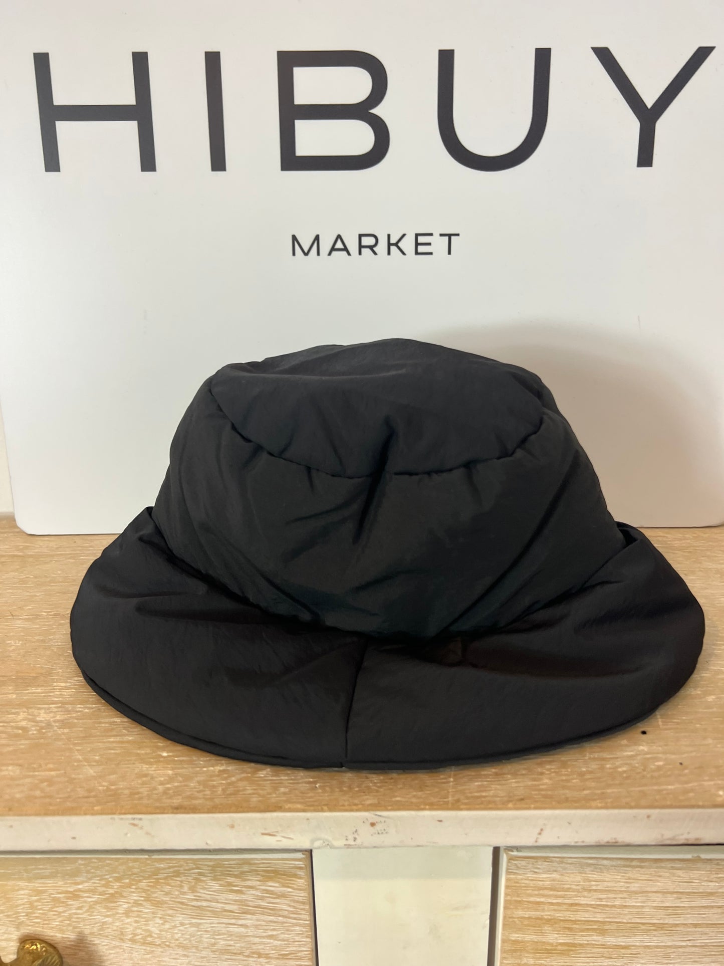 ZARA. Black bucket hat TM