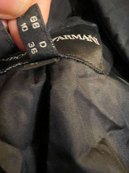 EMPORIO ARMANI. Gabardina negra T.36