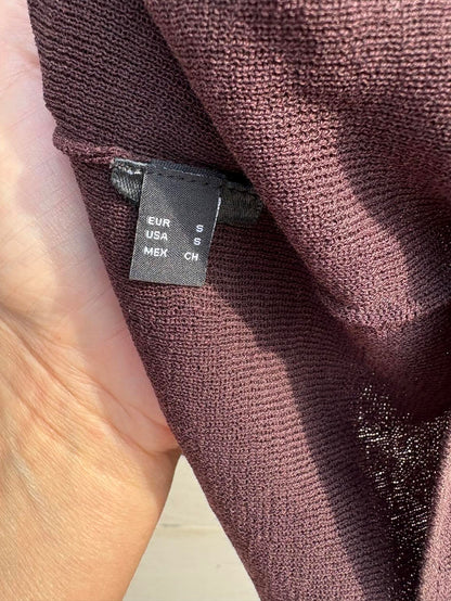 MASSIMO DUTTI. Top punto fluido marrón chocolate