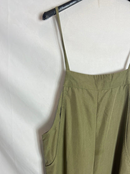 PULL&BEAR. Mono culotte verde apreturas. TM