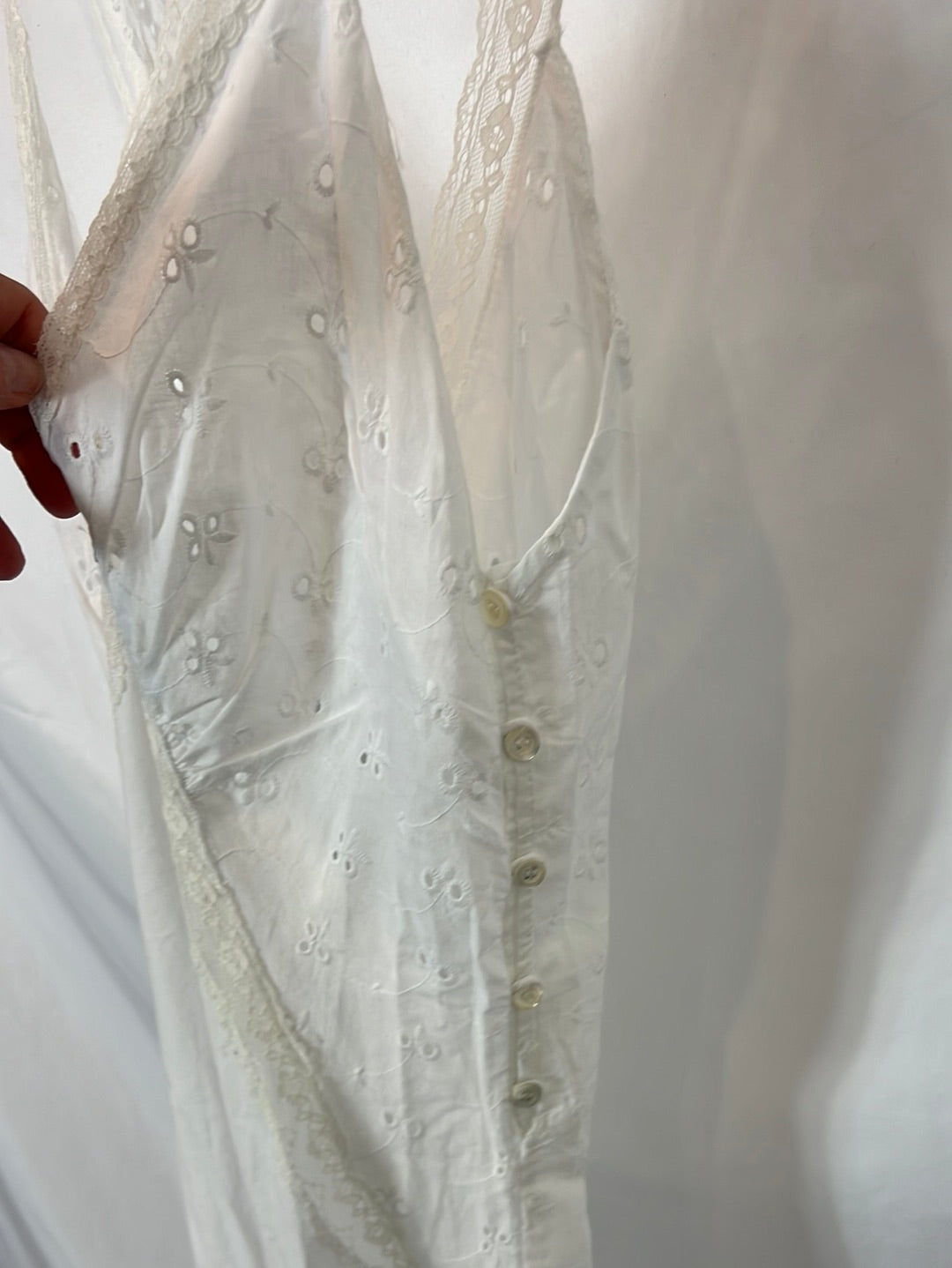 ZARA. Vestido blanco troquelado T.s