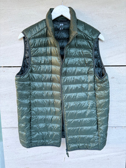 UNIQLO. Ultralight green down vest. TM