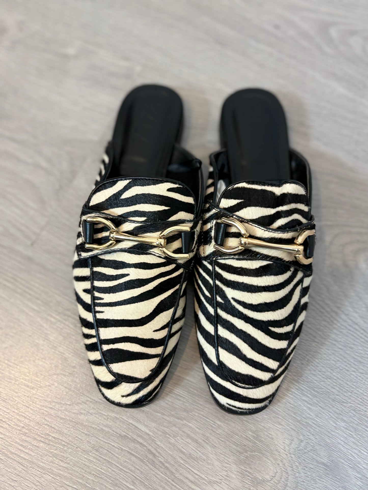 ZARA. Mules animal print textura. T 38