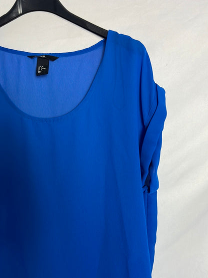 H&M. Top largo semi transparente azul. T 38