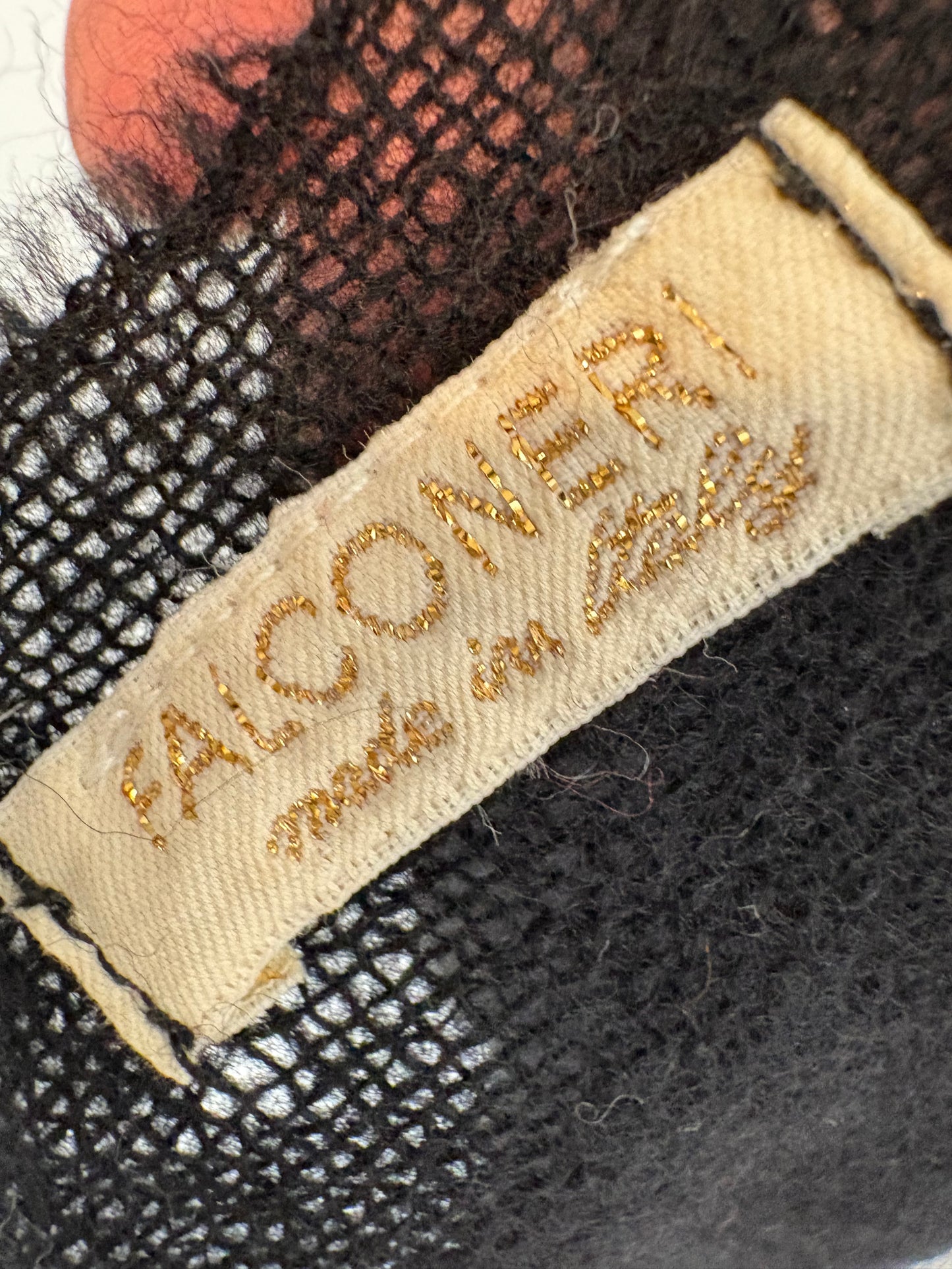 FALCONERI. Bufanda negra con pelo natural