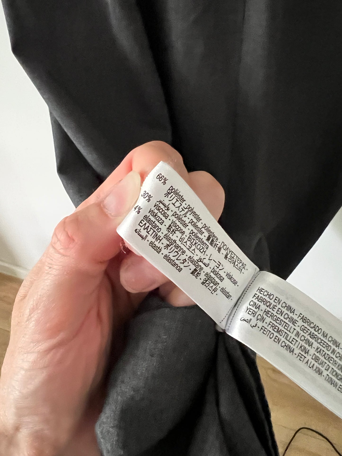 ZARA. Pantalón beige pinzas
