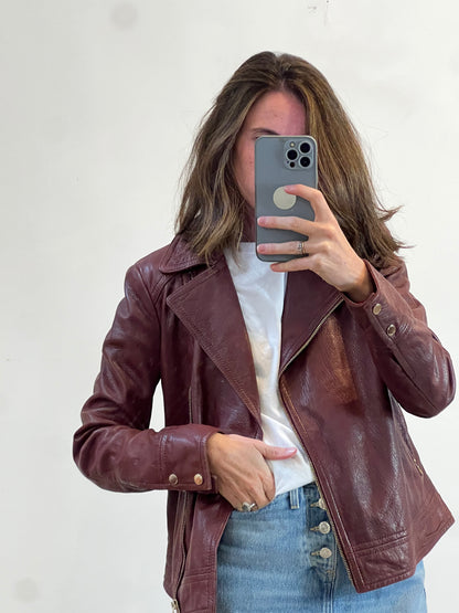 MASSIMO DUTTI. Chaqueta burdeos piel