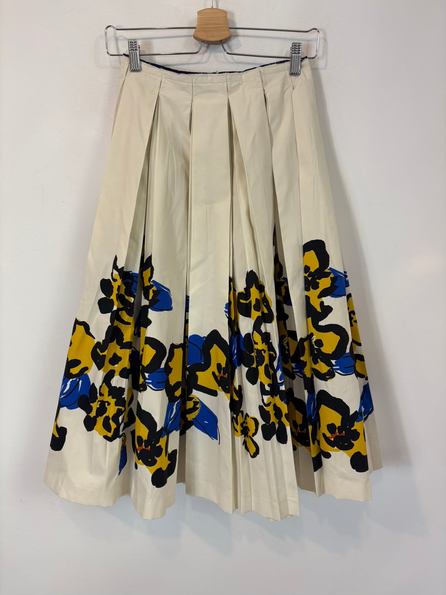 ZARA. Falda midi volumen estamapda