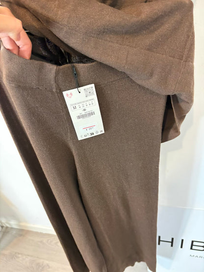 ZARA. conjunto punto marrón