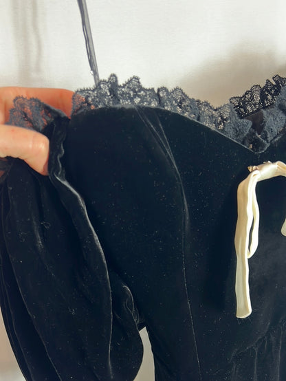 ROSES&amp;LACE. Romantic black silk dress. TS