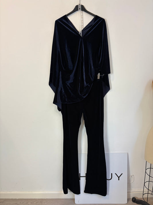 OTRAS. Conjunto terciopelo azul