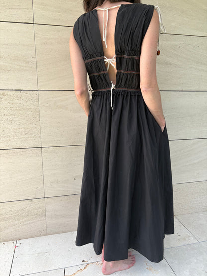 OTRAS. Vestido negro costuras T.u(s)