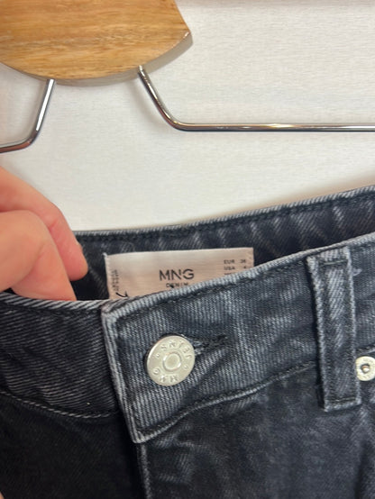 MANGO. Pantalón denim negro T.38